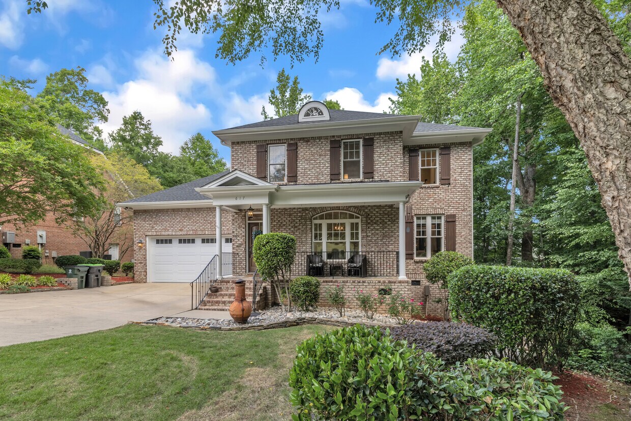 Foto principal - 617 Village Commons Ln