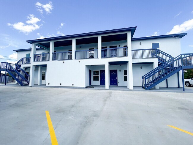 Foto del edificio - 615 E Lane St