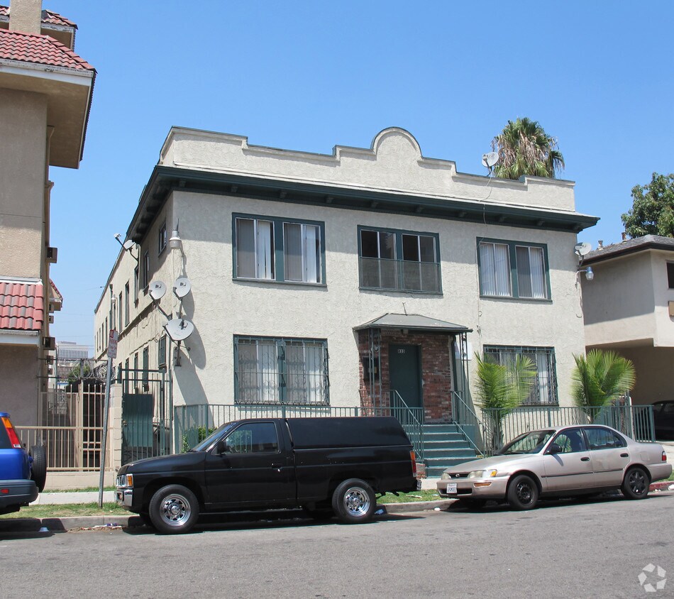 Building Photo - 833 S Carondelet St