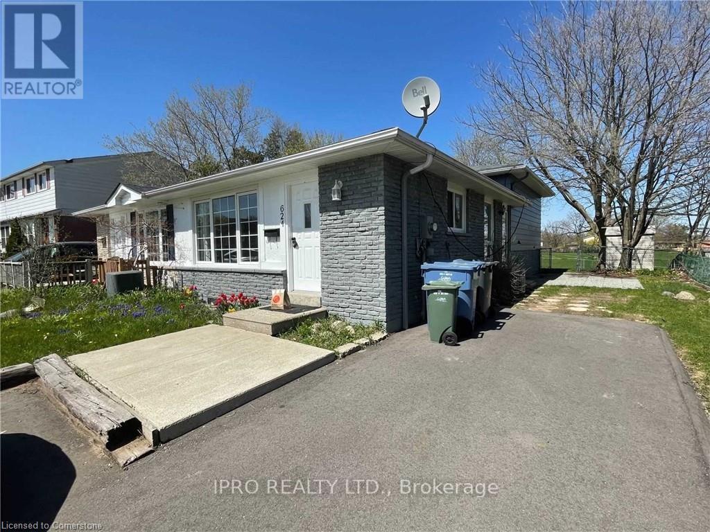 Primary Photo - 624 College Ave W