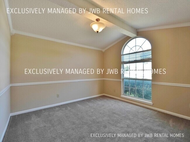 Foto del edificio - 1676 Northglen Cir