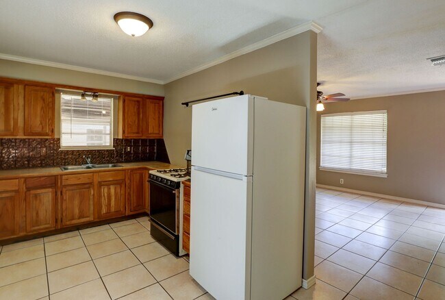 Foto del edificio - 711 Hillview St