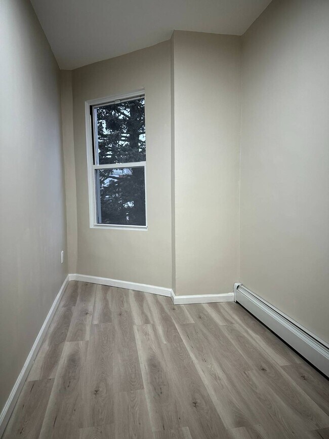Foto del edificio - 1765 W 9th St