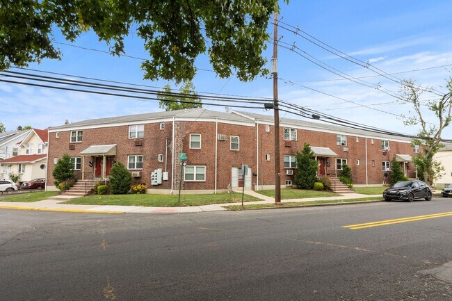 Foto del edificio - F &amp; A Ridgefield Park LLC