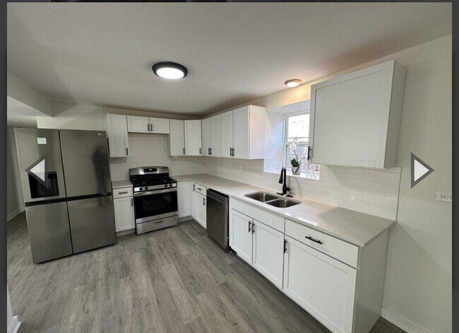 Foto del edificio - 219 N Waller Ave