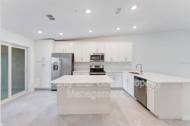 Building Photo - 12550 Galapagos Ct