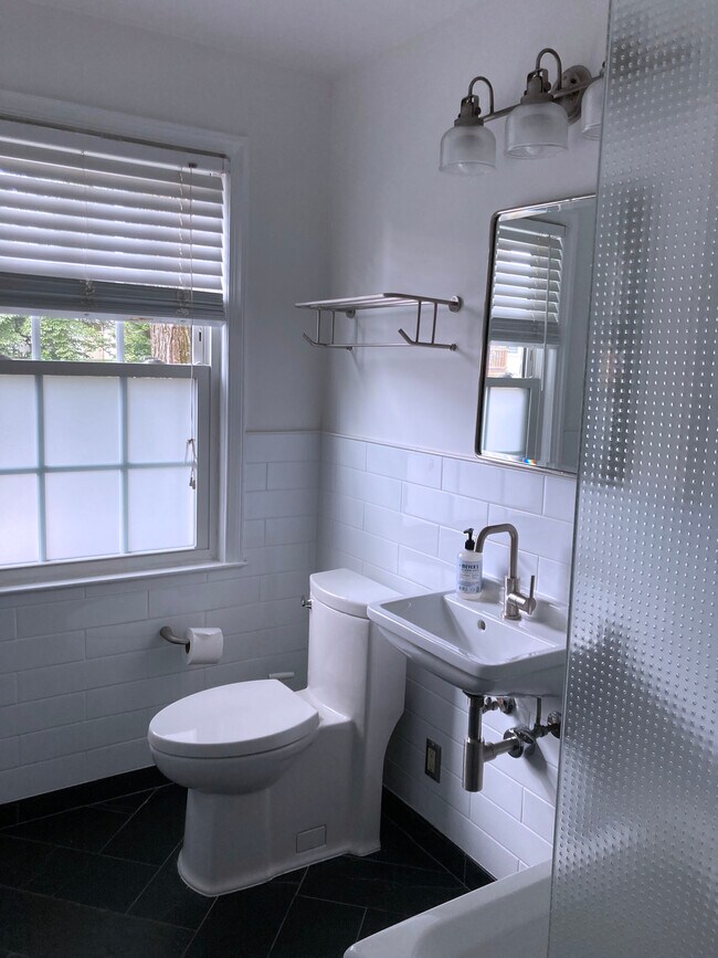 1319 S Walter Reed Dr Unit 102, Arlington, VA 22204 Condo for Rent in