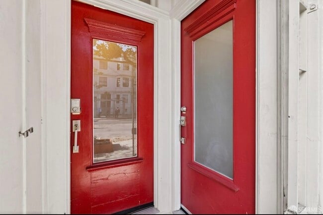 Foto del edificio - 2394 Bryant St