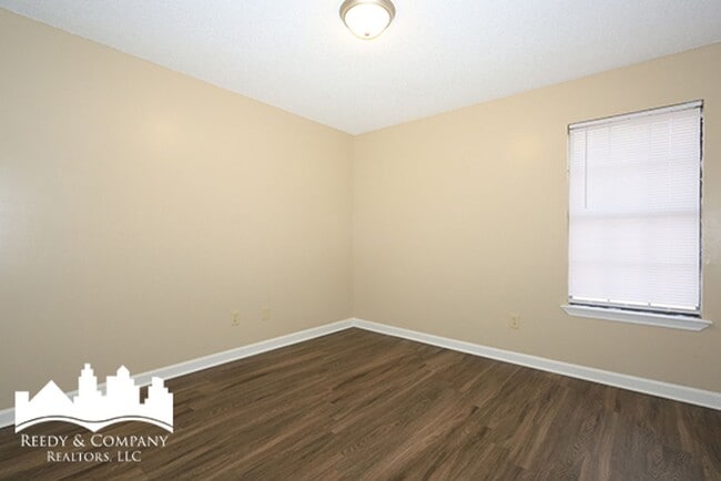 Building Photo - 2559 Wellons Ave