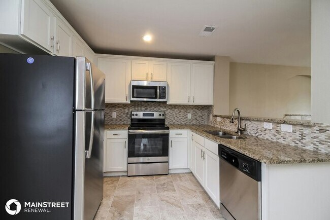 Foto del edificio - 810 Cascade Dr, Glenn Heights, TX 75154