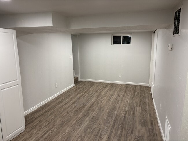 Building Photo - 2205 Quincy Ave