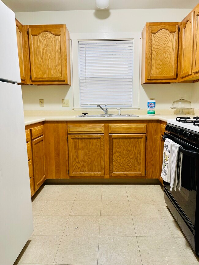 29 Pennsylvania Ave Unit 2, Providence, RI 02905 Apartments at 29