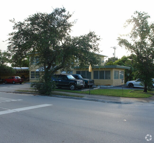Foto del edificio - Croissant Park Apartments