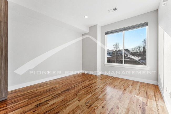 Building Photo - 1460 Wolff St