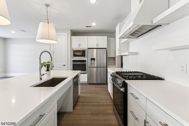 Foto del edificio - 179 Jasmine Dr