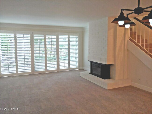 Foto del edificio - 3811 Lake Harbor Ln