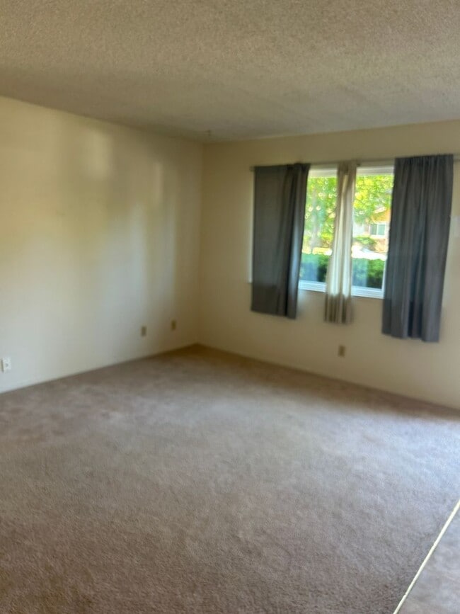 Building Photo - Lovely 2 bedroom in Davis