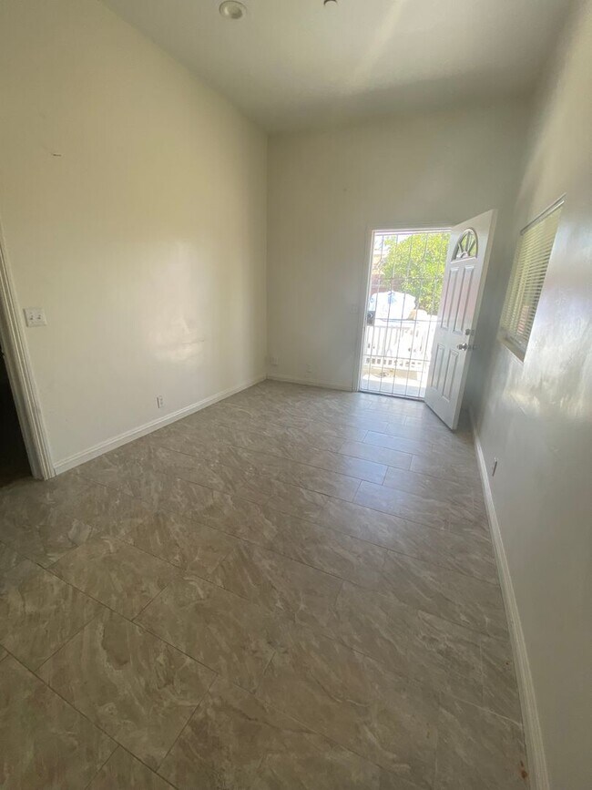 Foto del edificio - 1349 Peach Ave