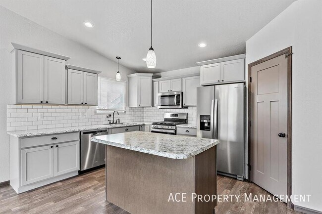 Foto del edificio - 575 Quinton Ln