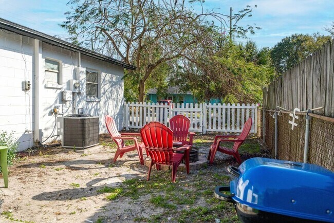 Foto del edificio - Modern 4BR South Tampa Home | Yard | Near the Bay