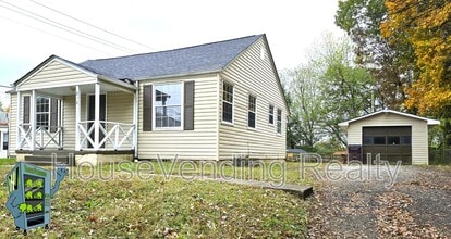 Building Photo - 812 Brewster Rd