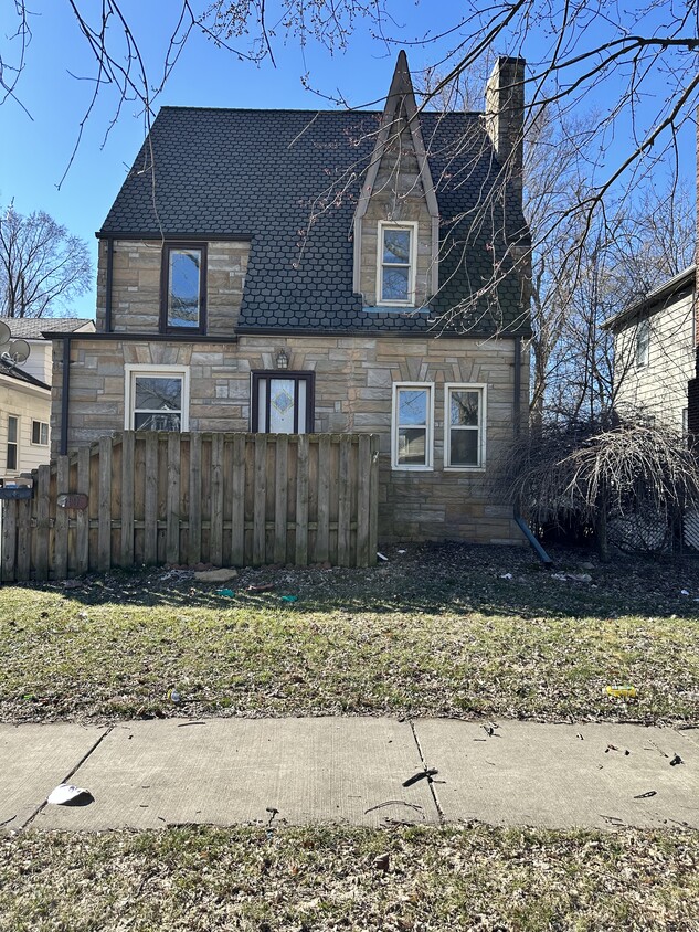 Primary Photo - 49 Neome Dr