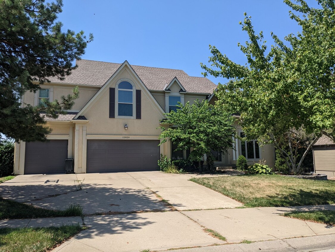 Primary Photo - Great House on the Golf Course