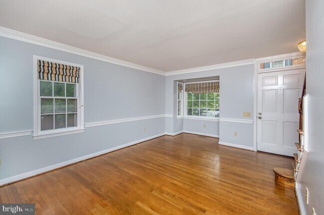 Foto del edificio - 818 Bashford Ln
