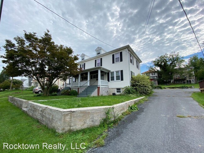 Foto del edificio - 3 br, 1 bath House - 28 North Willow Street