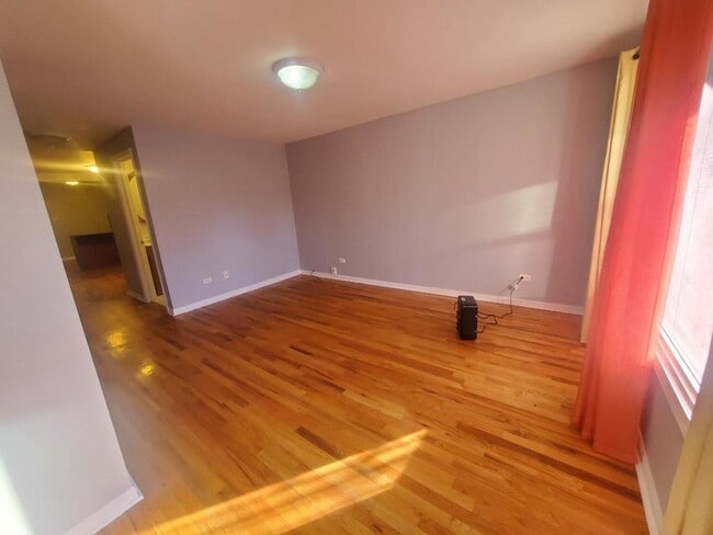 Building Photo - 4027 S Artesian Ave