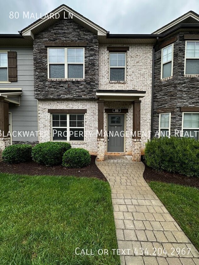 Foto principal - 3 Bedroom Townhome in Braxton Park!