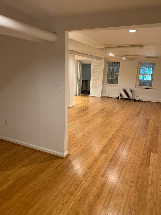 Foto del edificio - 2946 Upton St NW