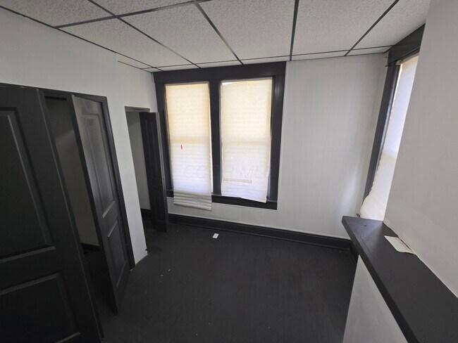 Building Photo - 247 Midland Ave