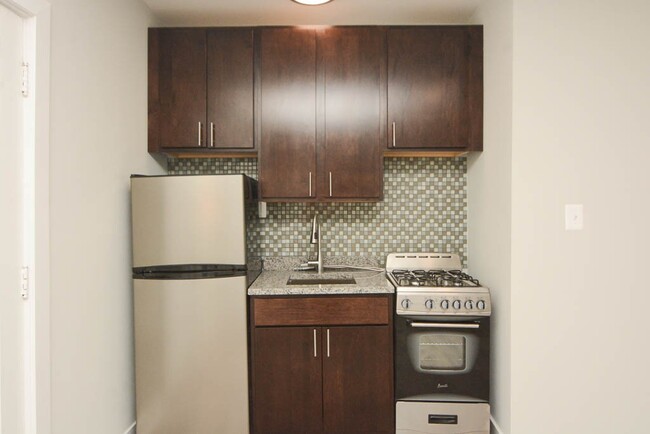 Building Photo - 4549 N Damen Ave