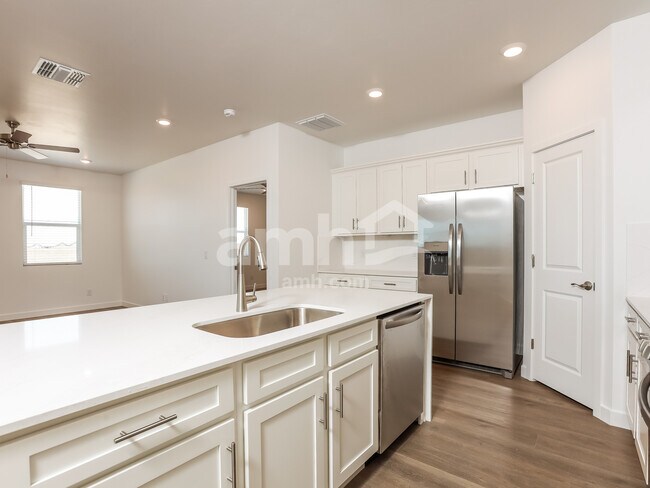 Foto del edificio - 12286 Thunder Creek Pky