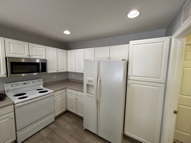 Photo - Stucco Rancher on Meadowbrook House