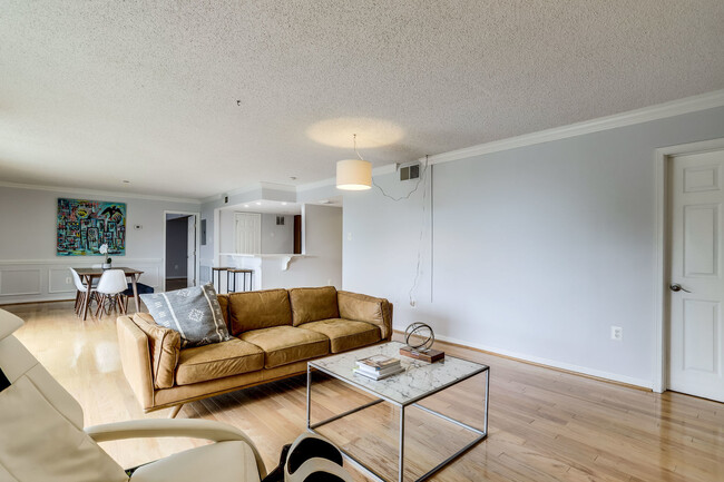 Foto del edificio - 1515 S Arlington Ridge Rd