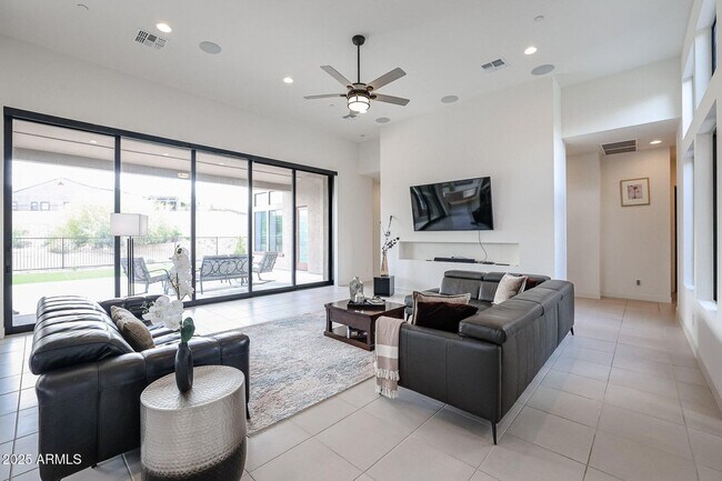 Foto del edificio - Gorgeous furnished rental in North Scottsd...
