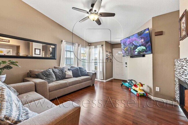 Foto del edificio - Charming Corner Lot Home 3 Bed/2 Bath Home In Perris!