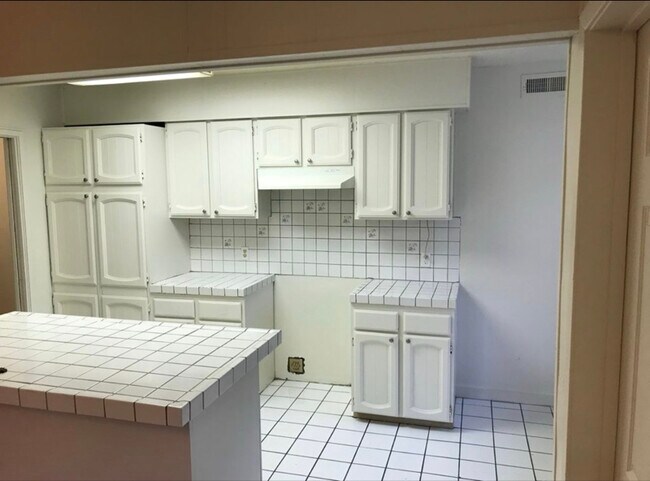 Foto del edificio - 10063 Faywood St