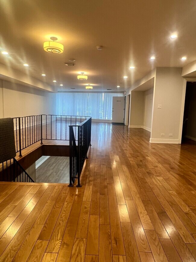 Building Photo - 3909 W Howard St