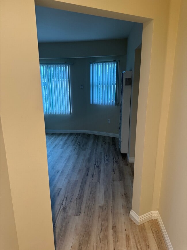 Foto del edificio - 4433 3/4 Towne Ave