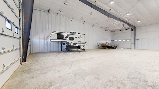 Foto del edificio - 3734 Cresent Lake Rd