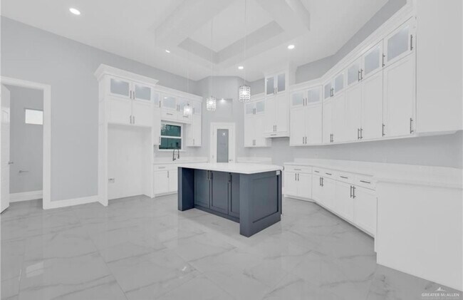 Building Photo - 3007 E Ebano St