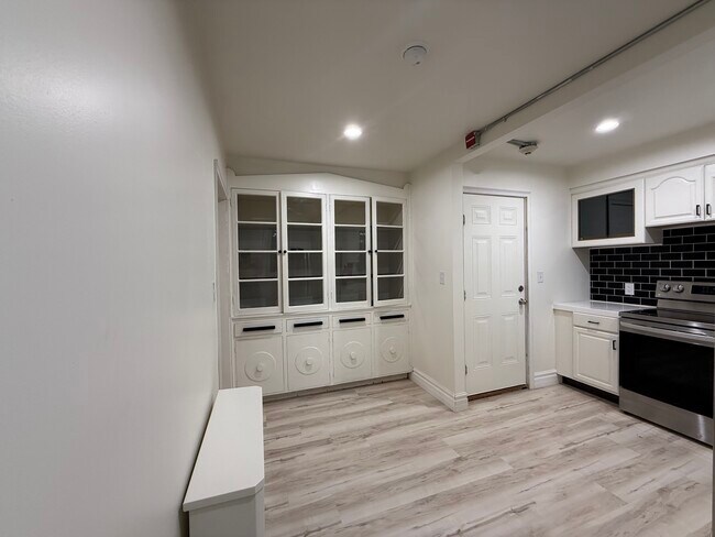 Dining room - 98 Summit St