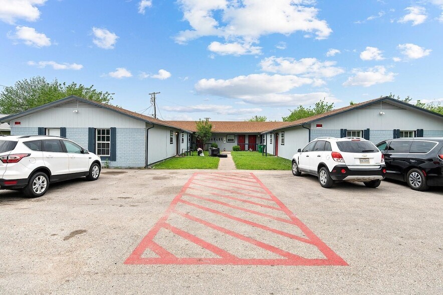 Primary Photo - 1611 Jones St