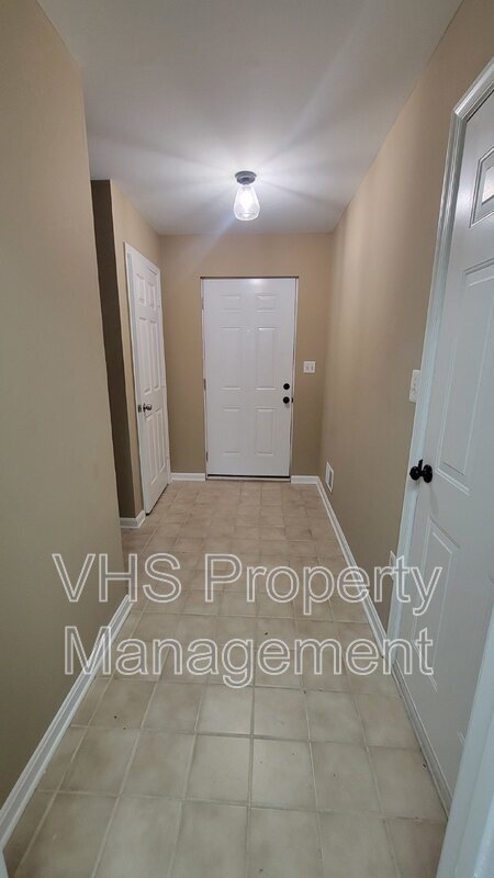 Foto del edificio - 553 Highland Towne Ln