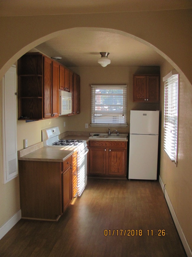 kitchen - 254 Santa Ana Ave