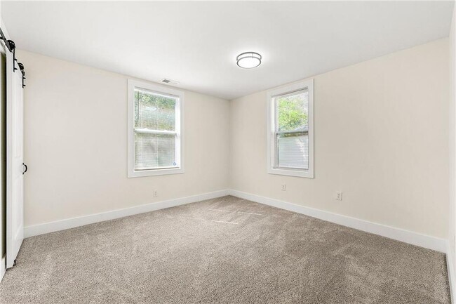 Foto del edificio - 2222 Penelope St NW