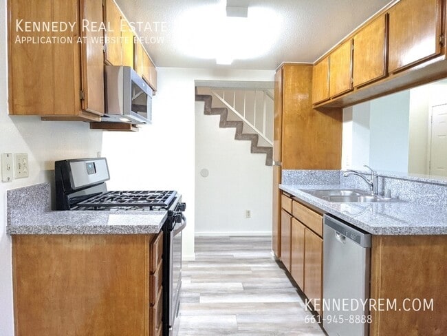 Building Photo - 43741 8th St E